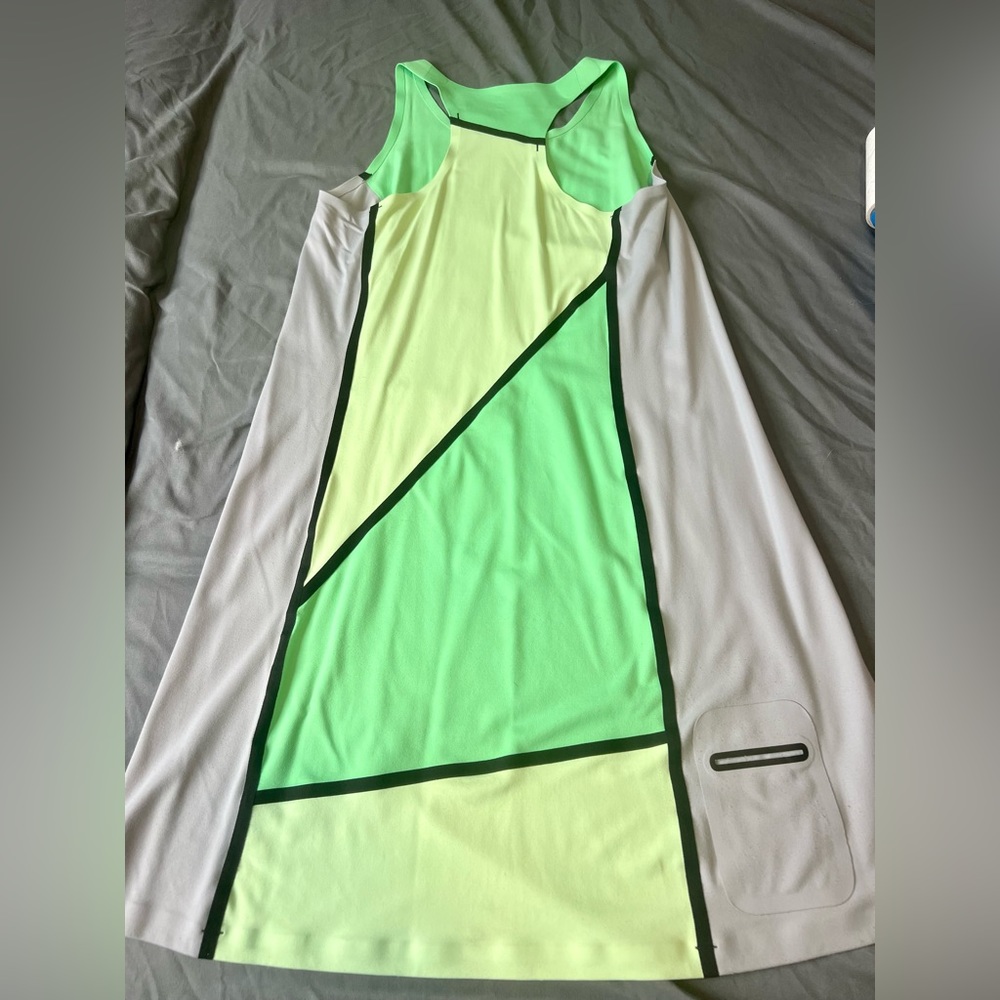 TITLE Nine Diamalete Athletic Color Block Sleeveless Racerback Dress Sz M